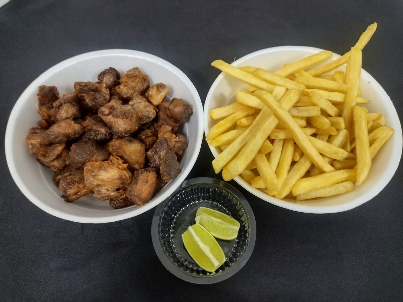 Passarinho suino com batata frita